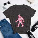 Women's short sleeve t-shirt - Pink Camo Sasquatch